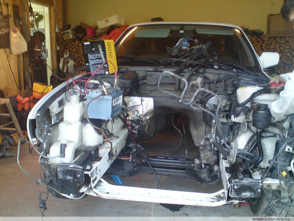 95735lfr7ua6lq7wv1st.jpg