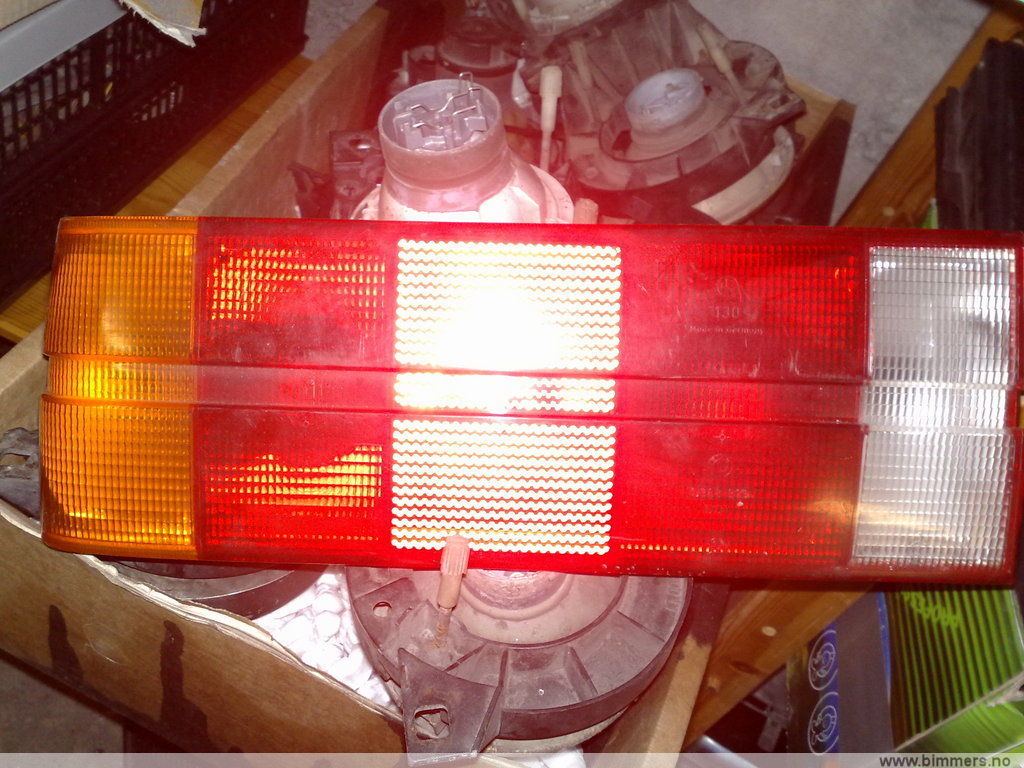 9z75n5dl9250xepakow3.jpg