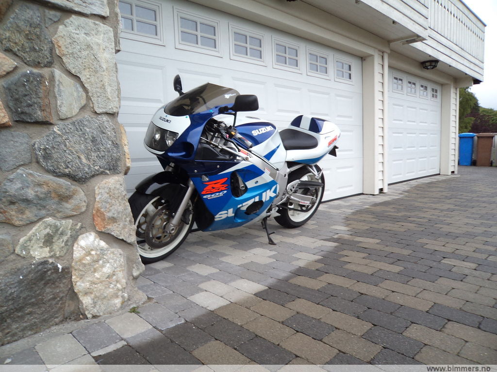 a25b56zm9aw7nvx50zhr.jpg