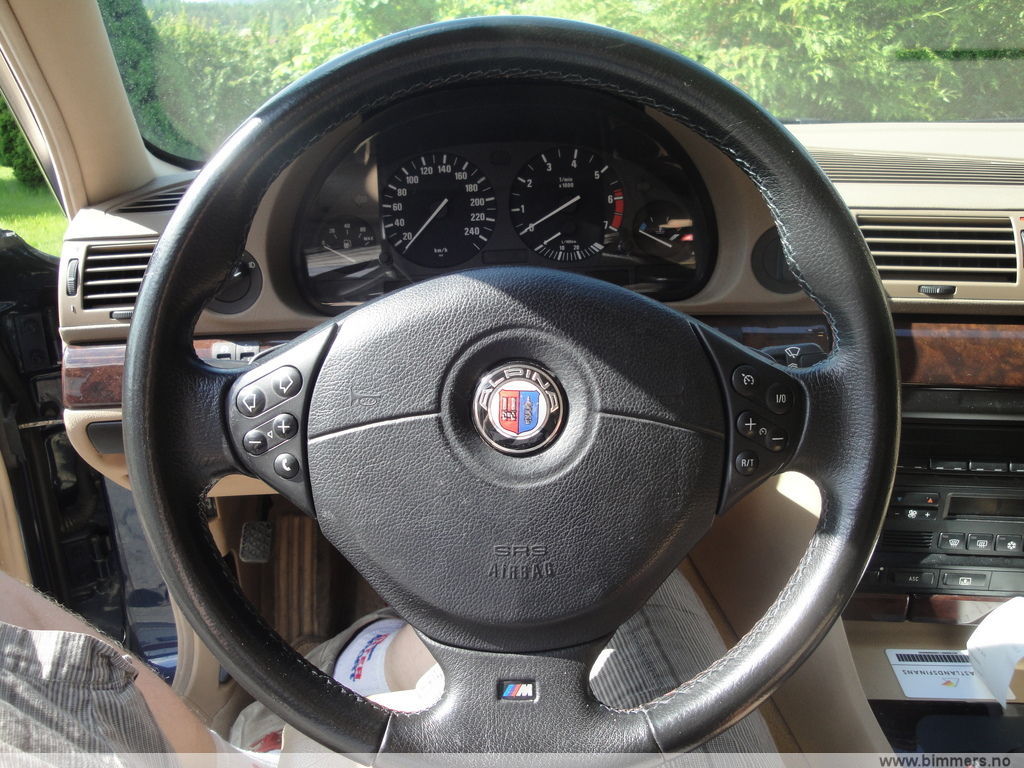 dxpdfva93m76q3tmxp2n.jpg