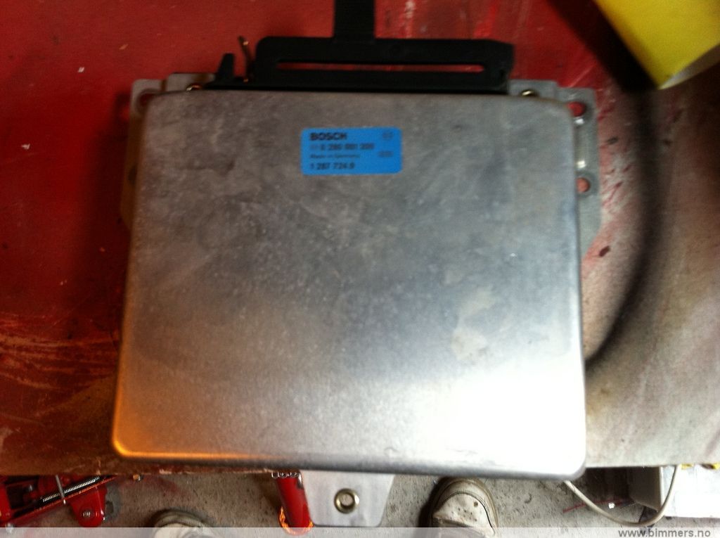 ke63ws29r6k107umv49x.jpg