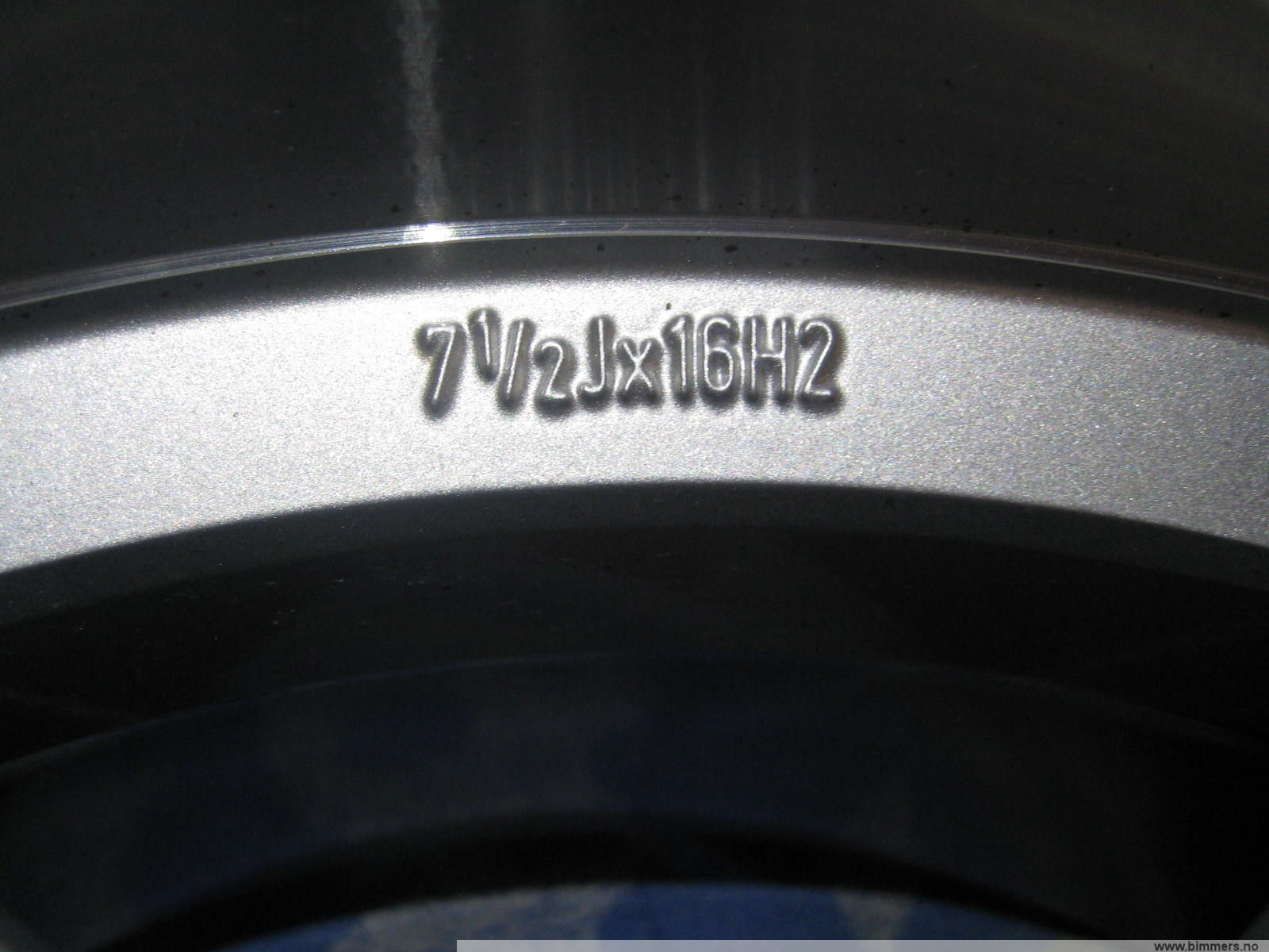 mvoz8kq3210607kgwl79.jpg