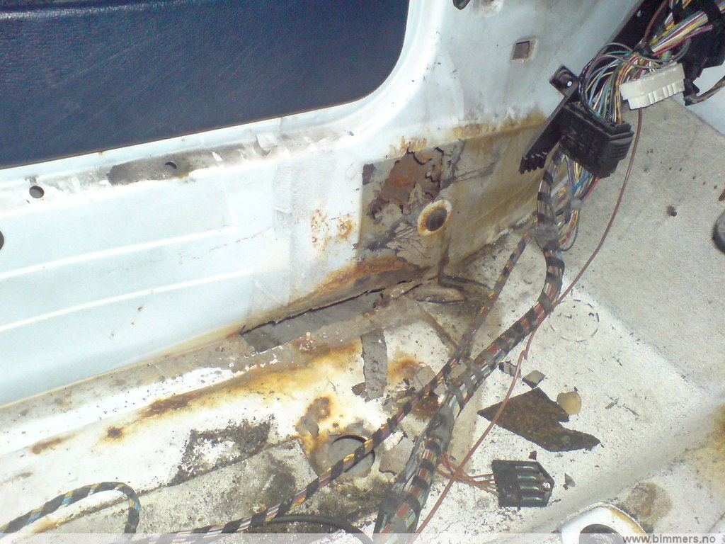 uiiksycowdoegl9343li.jpg